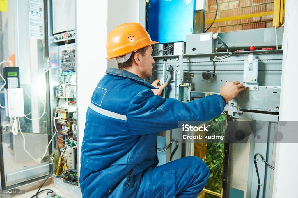 Lift üçün elektrik montyoru